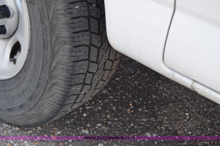 image for item K8579 2006 Chevrolet Express 2500 Cargo van