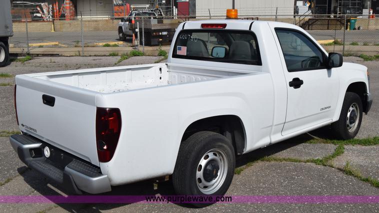 image for item K8582 2005 Chevrolet Colorado pickup truck