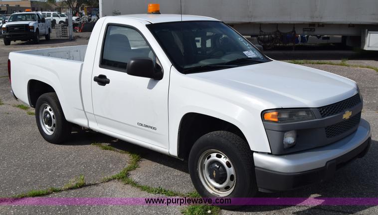 image for item K8582 2005 Chevrolet Colorado pickup truck