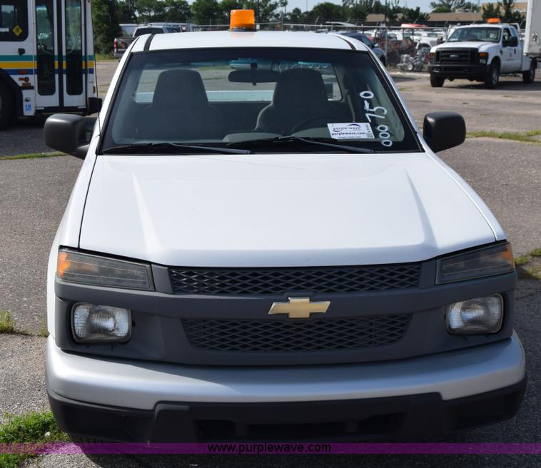 image for item K8582 2005 Chevrolet Colorado pickup truck