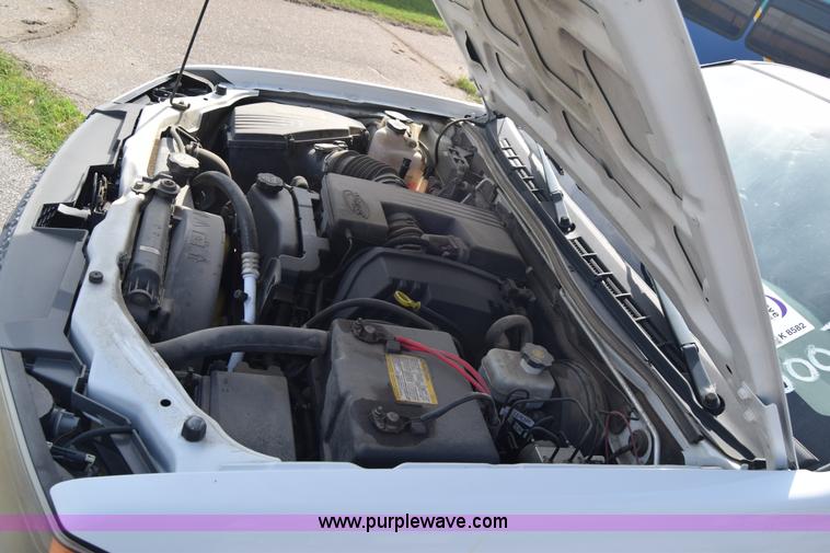 image for item K8582 2005 Chevrolet Colorado pickup truck