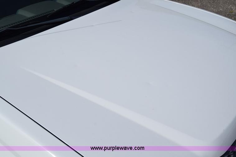 image for item K8582 2005 Chevrolet Colorado pickup truck