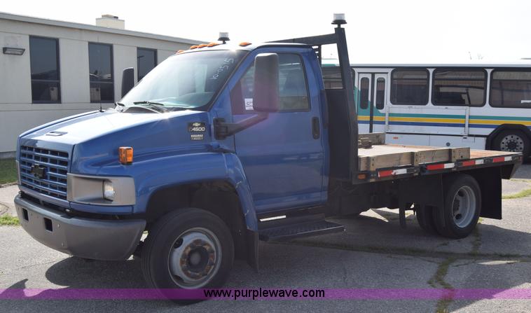 image for item K8595 2003 Chevrolet C4500 flatbed truck
