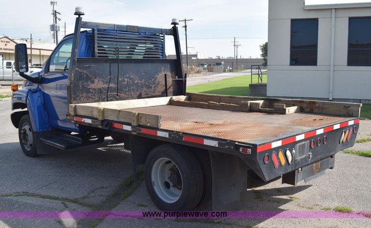 image for item K8595 2003 Chevrolet C4500 flatbed truck