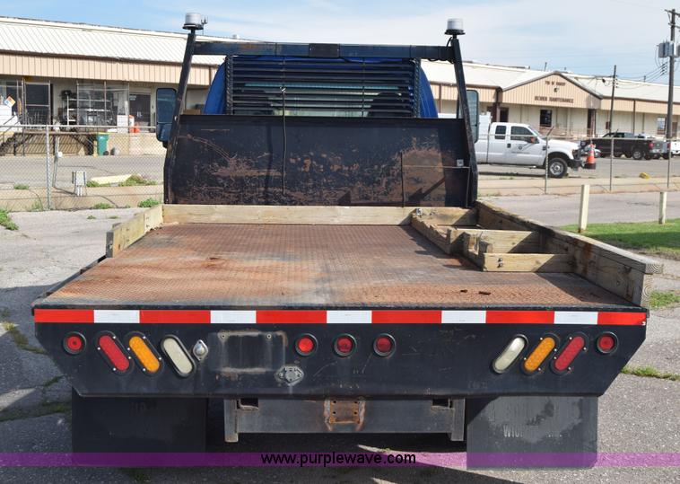 image for item K8595 2003 Chevrolet C4500 flatbed truck