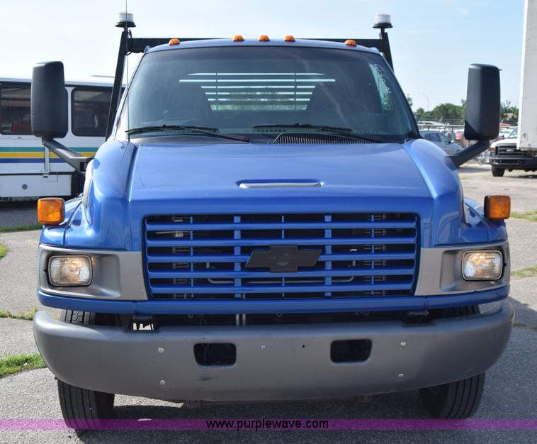 image for item K8595 2003 Chevrolet C4500 flatbed truck