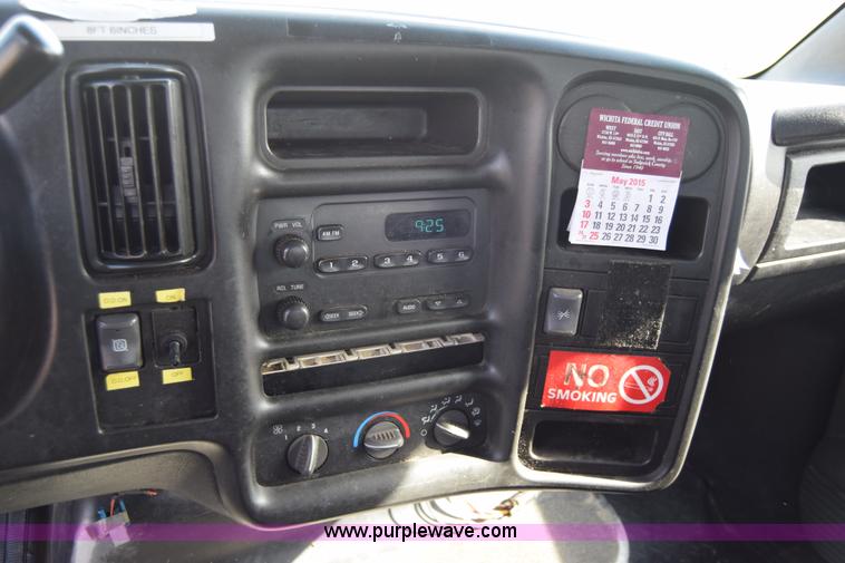 image for item K8595 2003 Chevrolet C4500 flatbed truck