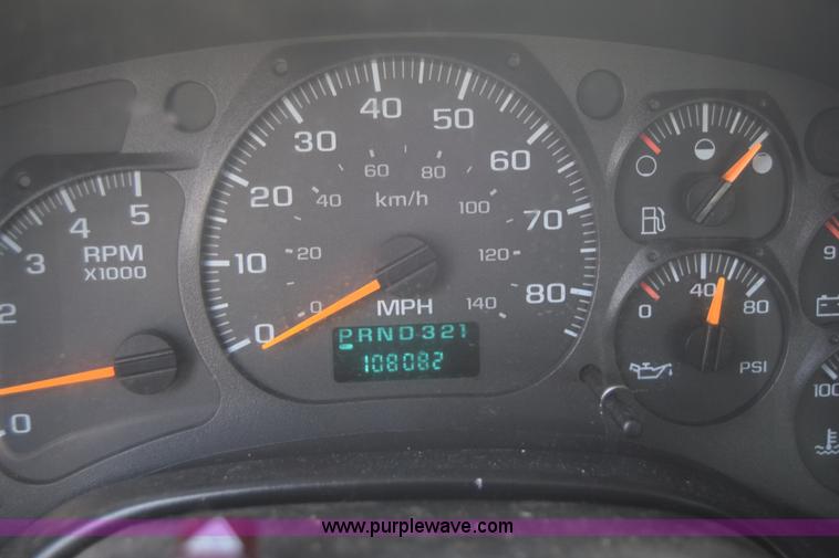 image for item K8595 2003 Chevrolet C4500 flatbed truck