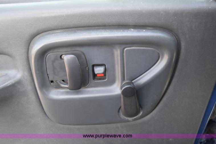 image for item K8595 2003 Chevrolet C4500 flatbed truck