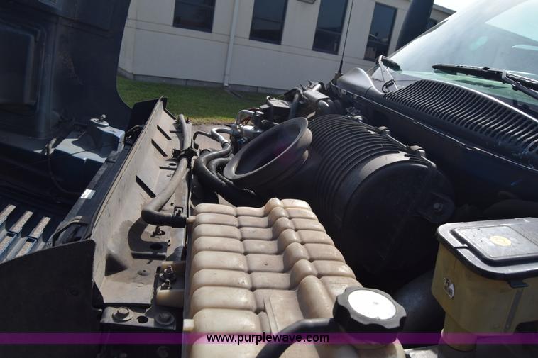 image for item K8595 2003 Chevrolet C4500 flatbed truck