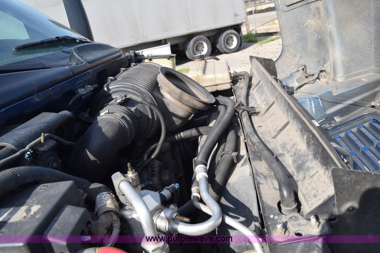 image for item K8595 2003 Chevrolet C4500 flatbed truck