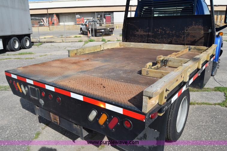 image for item K8595 2003 Chevrolet C4500 flatbed truck