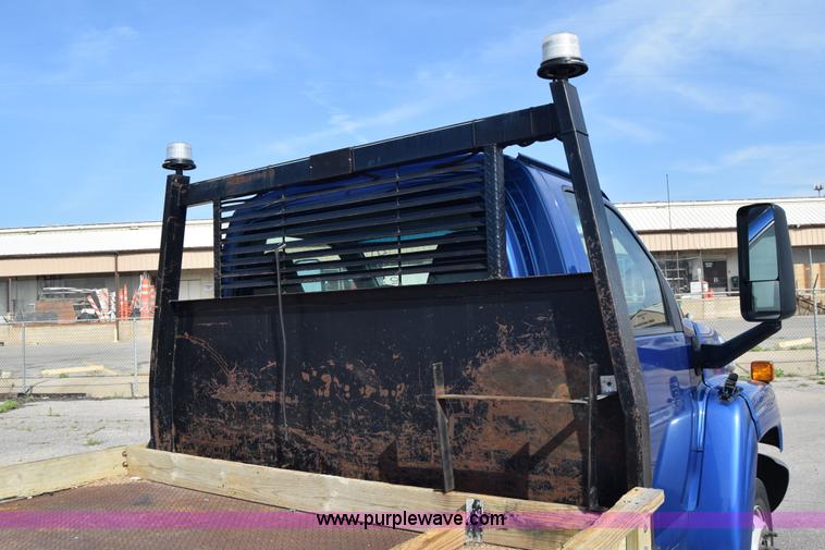 image for item K8595 2003 Chevrolet C4500 flatbed truck
