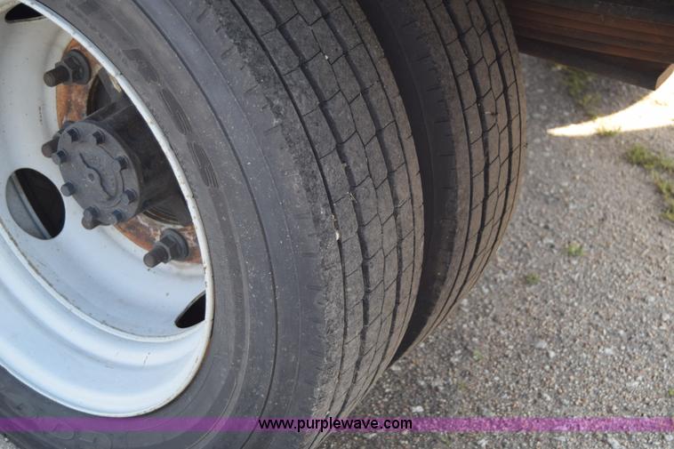 image for item K8595 2003 Chevrolet C4500 flatbed truck