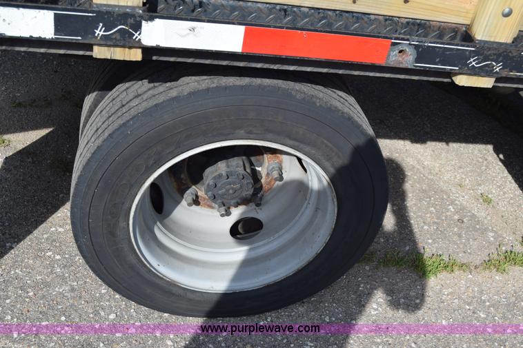 image for item K8595 2003 Chevrolet C4500 flatbed truck