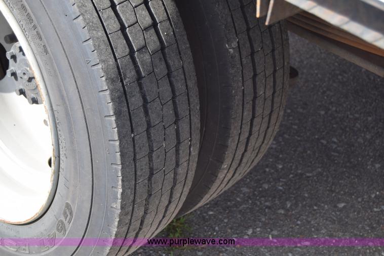 image for item K8595 2003 Chevrolet C4500 flatbed truck