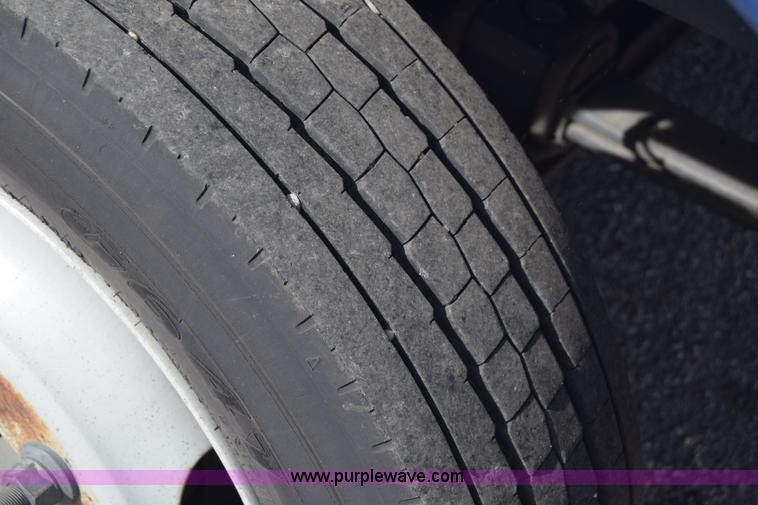 image for item K8595 2003 Chevrolet C4500 flatbed truck