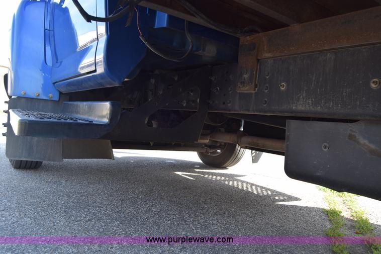 image for item K8595 2003 Chevrolet C4500 flatbed truck