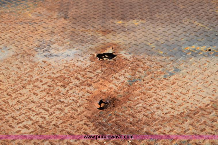 image for item K8595 2003 Chevrolet C4500 flatbed truck