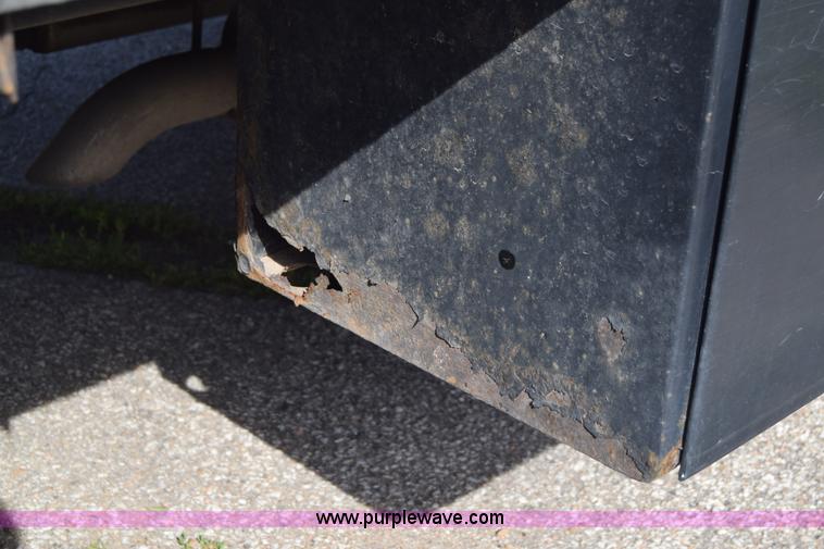 image for item K8595 2003 Chevrolet C4500 flatbed truck