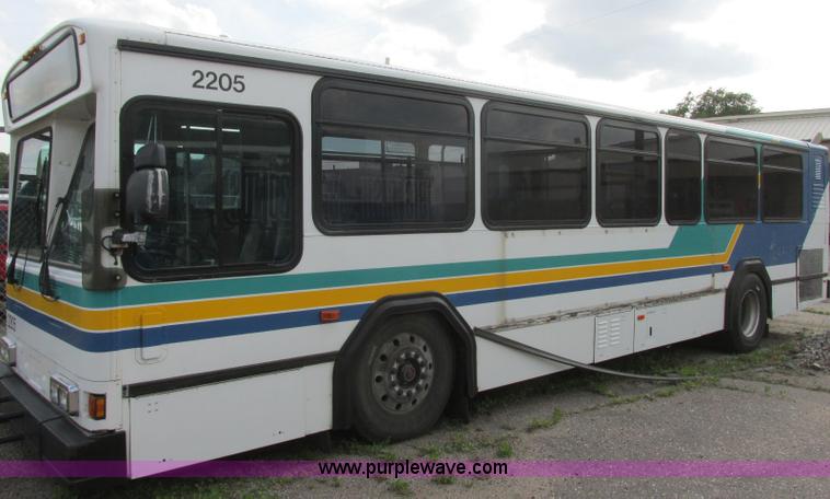image for item K8596 2002 Gillig C20B096N4 city transit bus