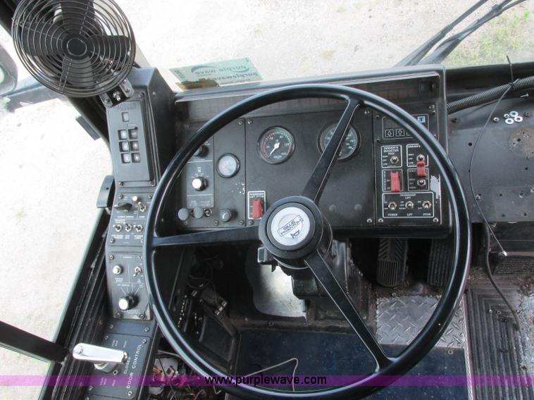 image for item K8596 2002 Gillig C20B096N4 city transit bus