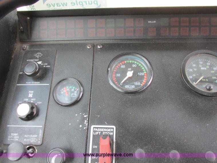 image for item K8596 2002 Gillig C20B096N4 city transit bus