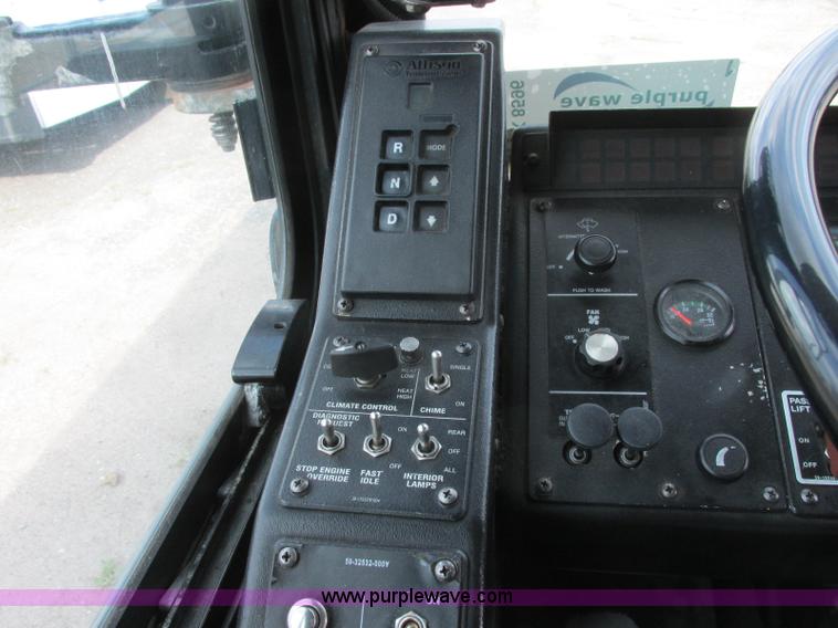 image for item K8596 2002 Gillig C20B096N4 city transit bus