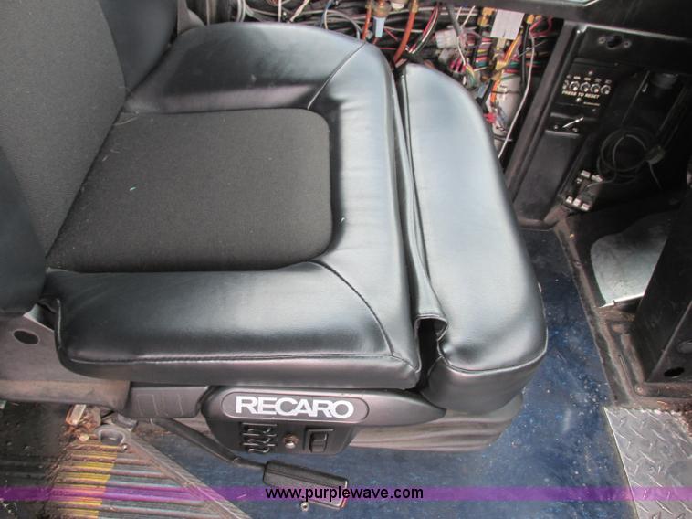 image for item K8596 2002 Gillig C20B096N4 city transit bus