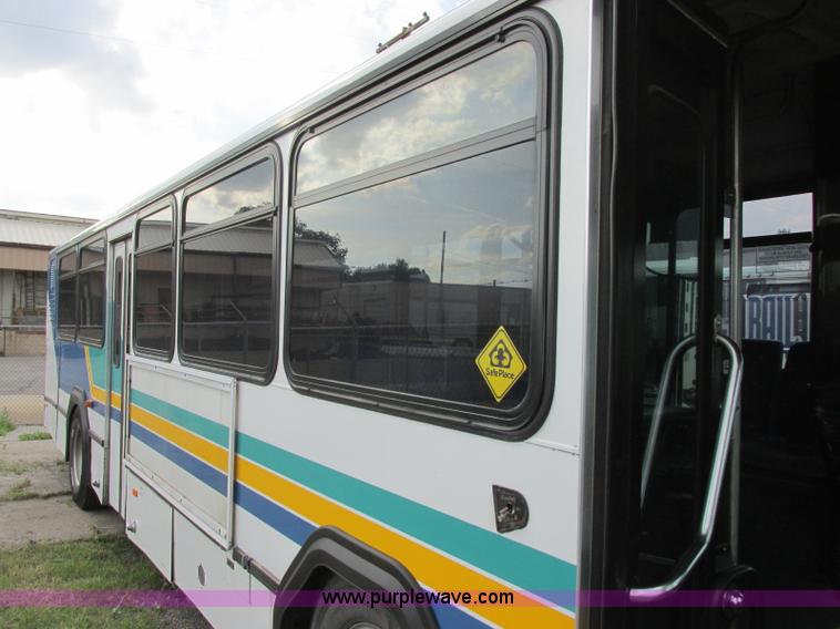 image for item K8596 2002 Gillig C20B096N4 city transit bus