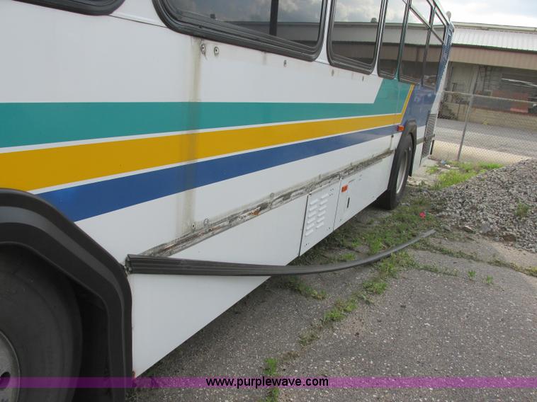 image for item K8596 2002 Gillig C20B096N4 city transit bus