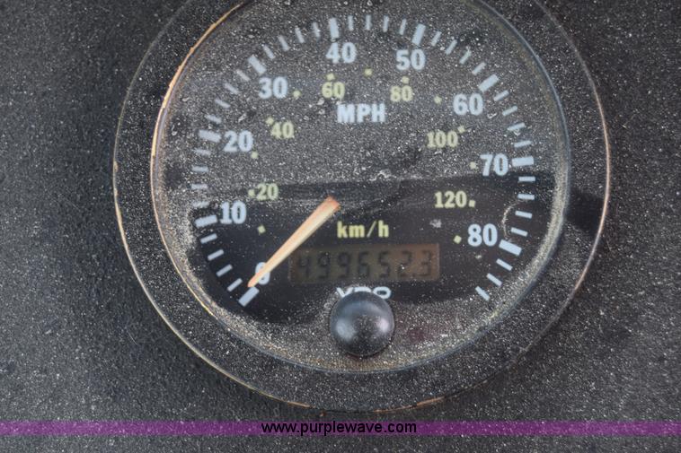 image for item K8597 2001 Gillig C20B096N4 city transit bus