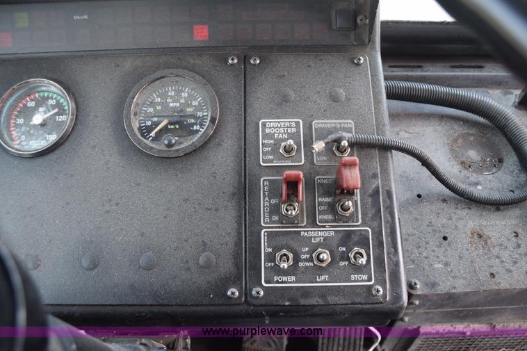 image for item K8597 2001 Gillig C20B096N4 city transit bus