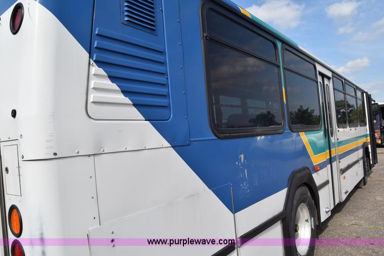 image for item K8597 2001 Gillig C20B096N4 city transit bus