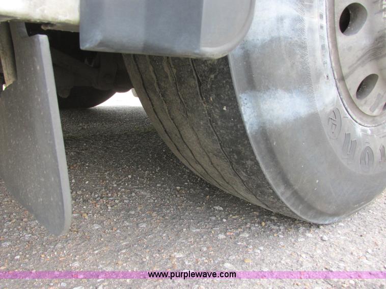 image for item K8597 2001 Gillig C20B096N4 city transit bus