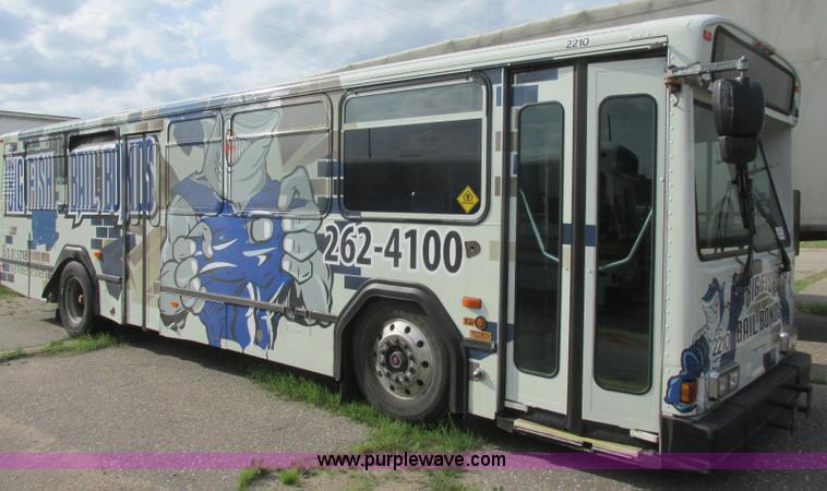 image for item K8598 2002 Gillig C20B096N4 city transit bus