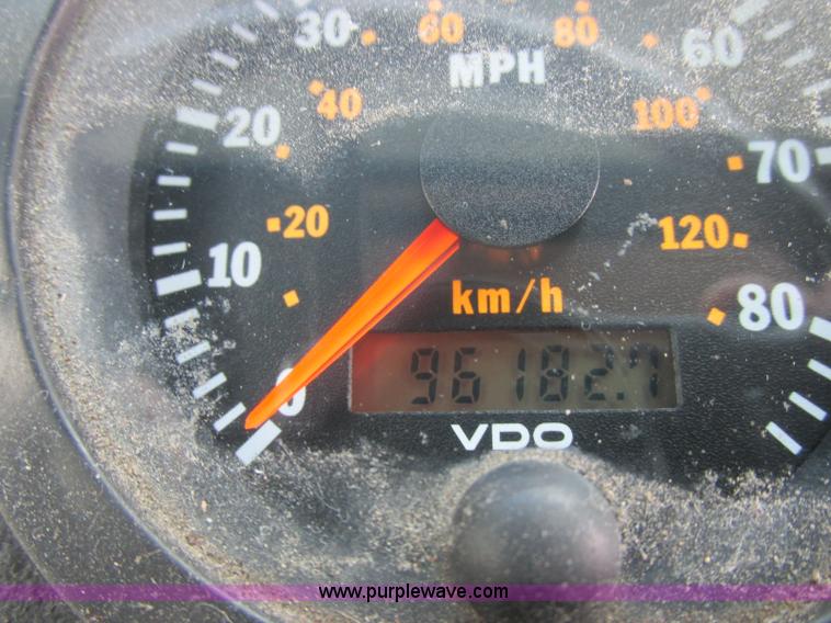 image for item K8598 2002 Gillig C20B096N4 city transit bus