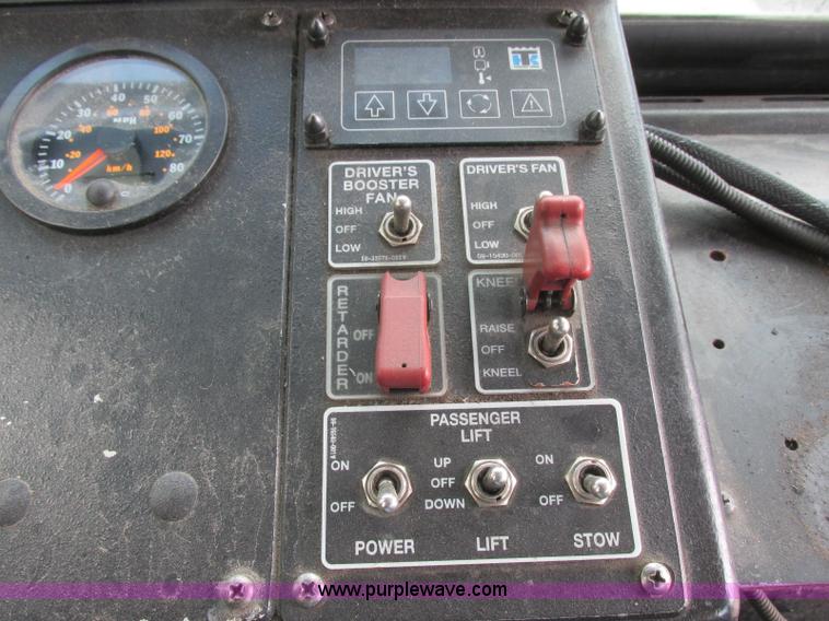 image for item K8598 2002 Gillig C20B096N4 city transit bus