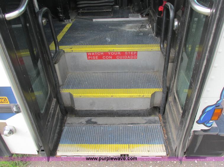 image for item K8598 2002 Gillig C20B096N4 city transit bus