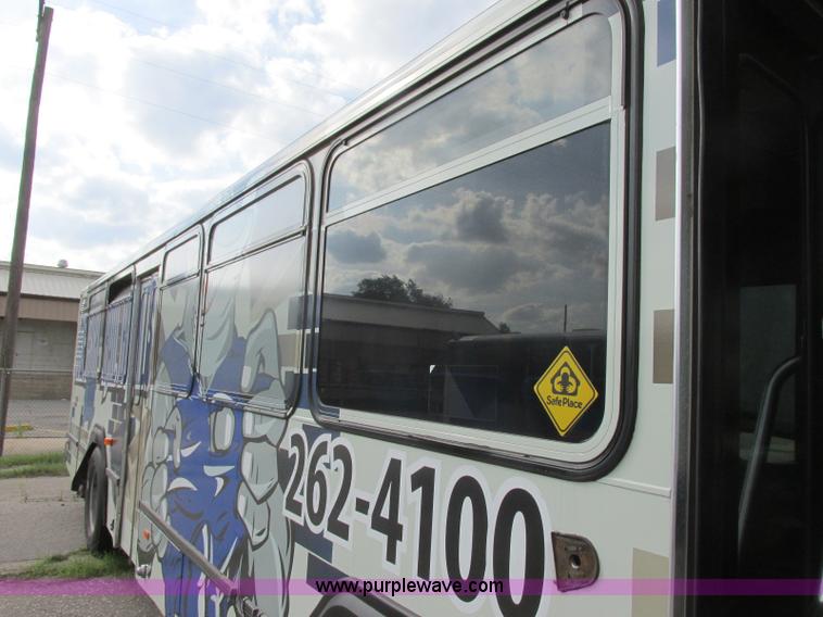 image for item K8598 2002 Gillig C20B096N4 city transit bus