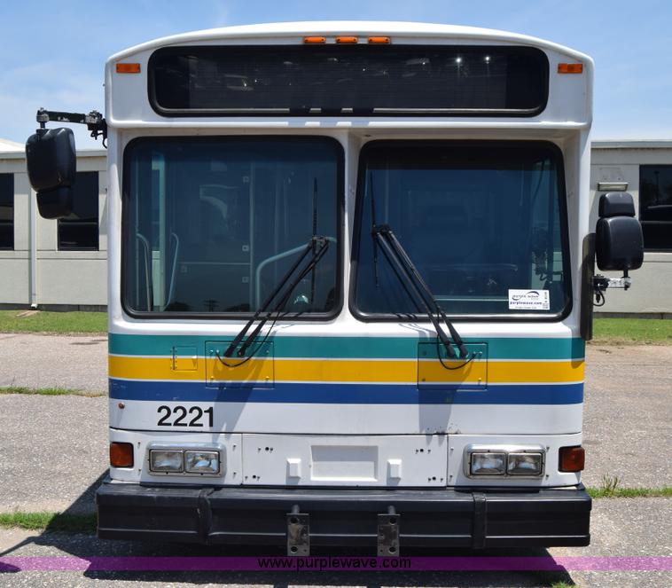 image for item K8599 2002 Gillig C20B096N4 city transit bus