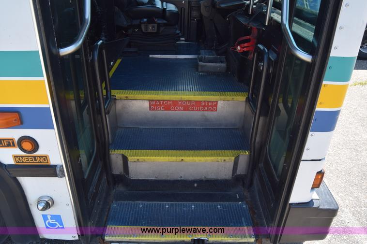 image for item K8599 2002 Gillig C20B096N4 city transit bus