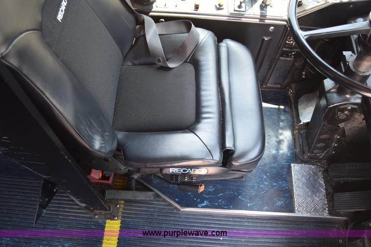 image for item K8599 2002 Gillig C20B096N4 city transit bus