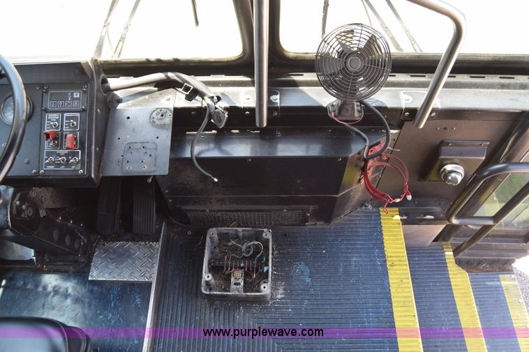 image for item K8599 2002 Gillig C20B096N4 city transit bus