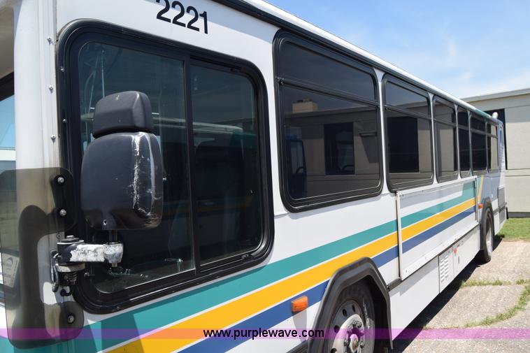 image for item K8599 2002 Gillig C20B096N4 city transit bus