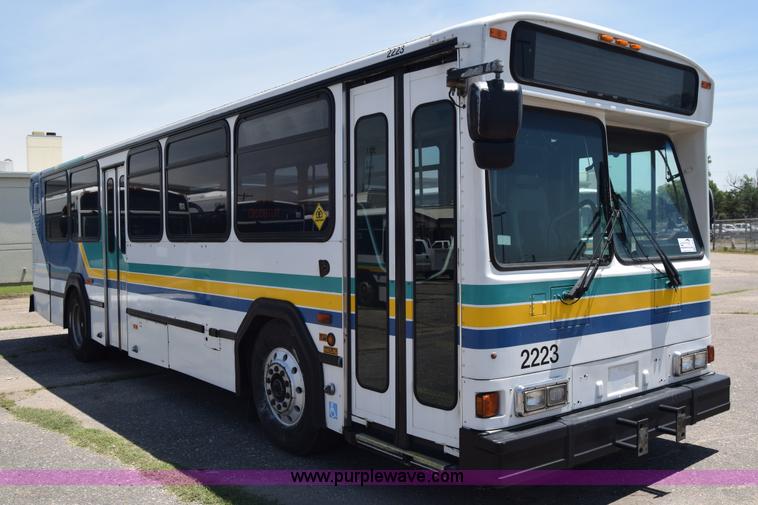 image for item K8602 2002 Gillig C20B096N4 city transit bus