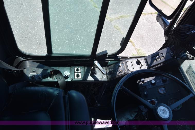 image for item K8602 2002 Gillig C20B096N4 city transit bus