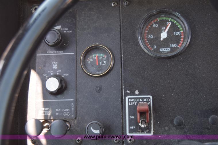 image for item K8602 2002 Gillig C20B096N4 city transit bus