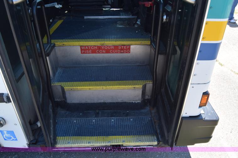 image for item K8602 2002 Gillig C20B096N4 city transit bus