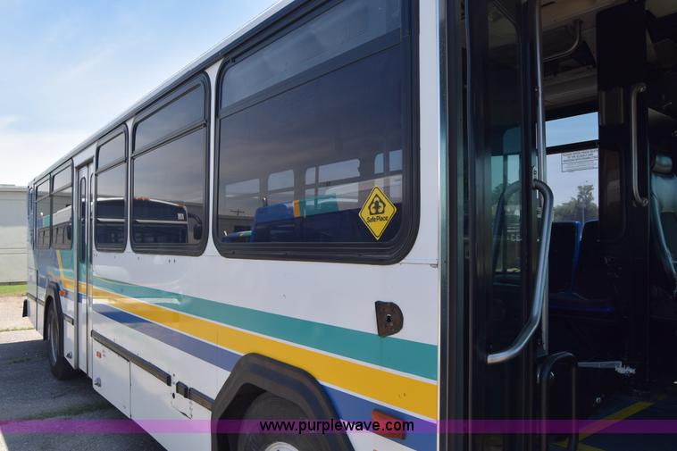 image for item K8602 2002 Gillig C20B096N4 city transit bus